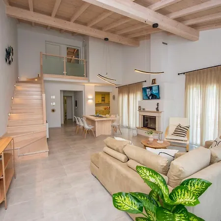 Martha Corfu * Peritheia