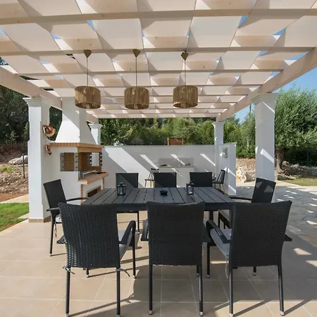 Martha Corfu * Peritheia